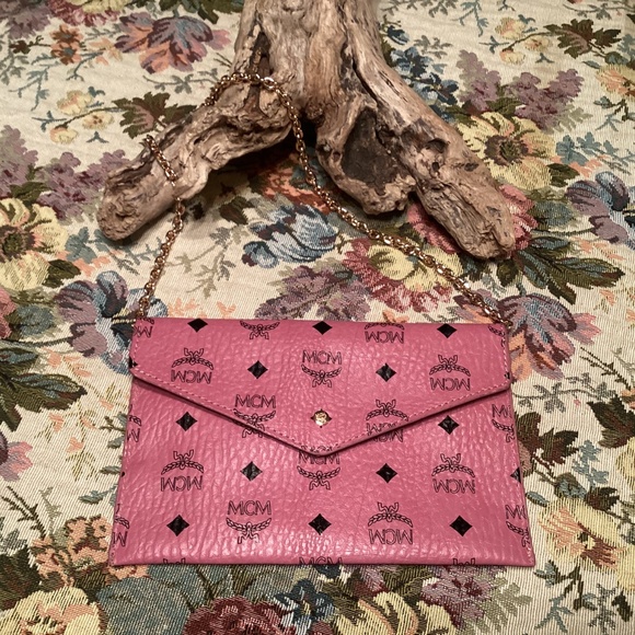 MCM GWP VIP Envelope Clutch Pink w/unbranded Chain Brand New - Picture 7 of 7